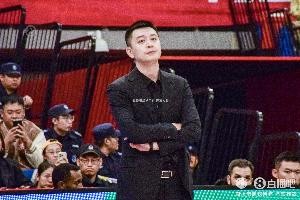 媒体人:辽宁男篮总经理刘子庆和主教练杨鸣在现场观看NBA夏联 媒体人:辽宁男篮总经理刘子庆和主教练杨鸣在现场观看NBA夏联