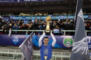 星空体育APP下载-时隔2年半回归？32岁冠军级前腰重返中超！与意甲队解约 下家浮现